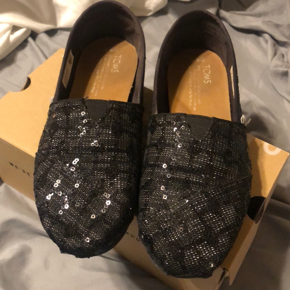 Black sequins Toms 6.5